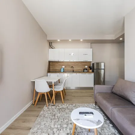 Cozy Wave Retreat 2 Min Walk By Pikhost Golem (Tirana)